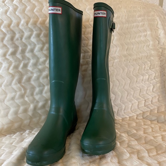 Hunter - Picture 3 of 7